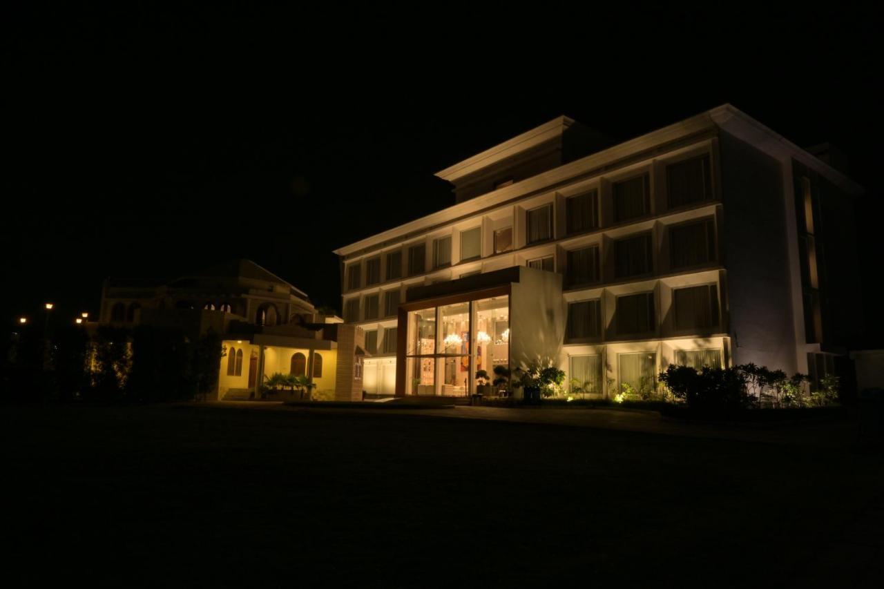Stardom Resort Jaipur Ngoại thất bức ảnh