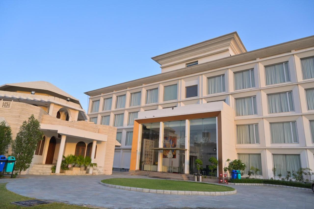 Stardom Resort Jaipur Ngoại thất bức ảnh