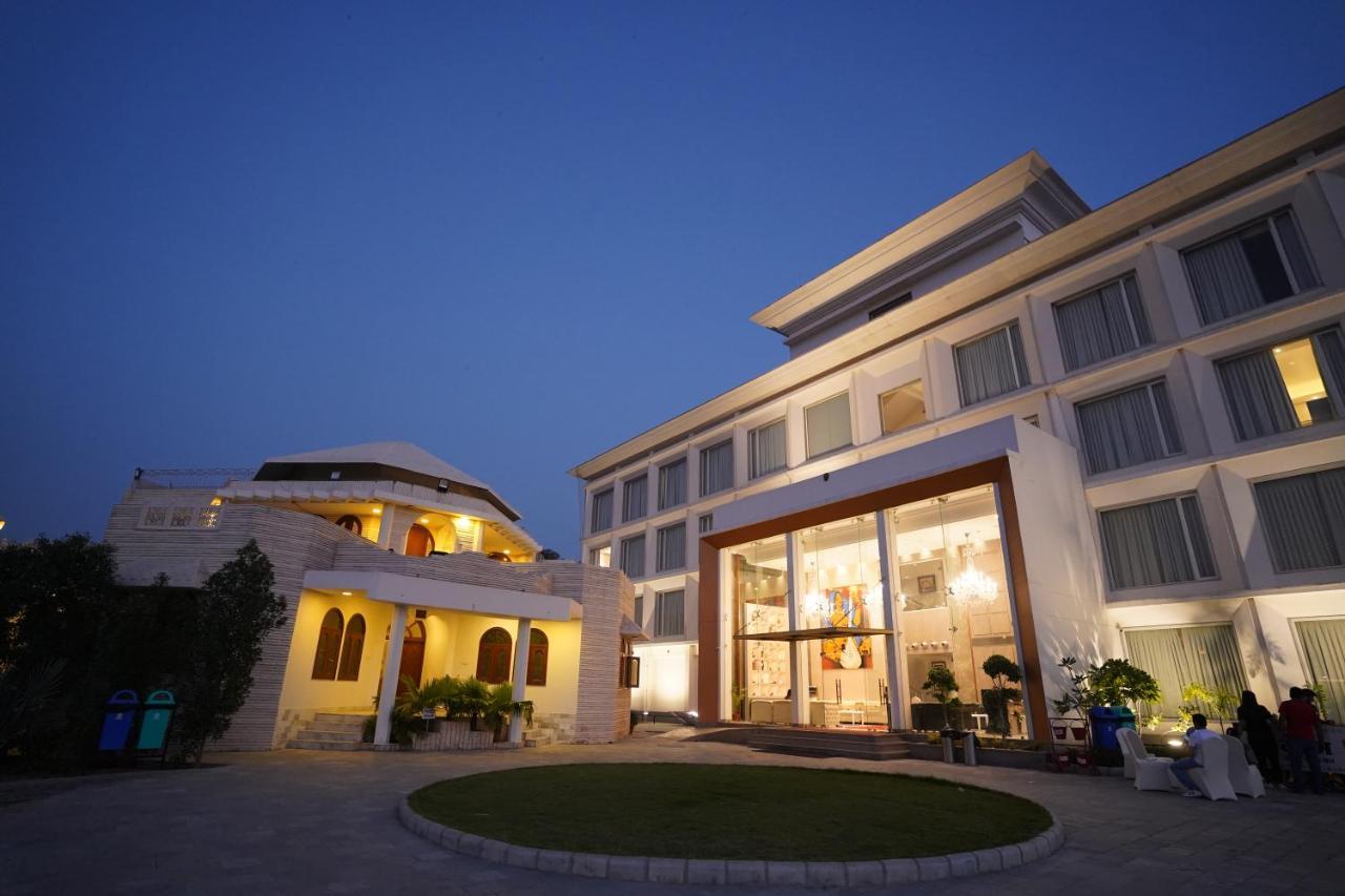 Stardom Resort Jaipur Ngoại thất bức ảnh