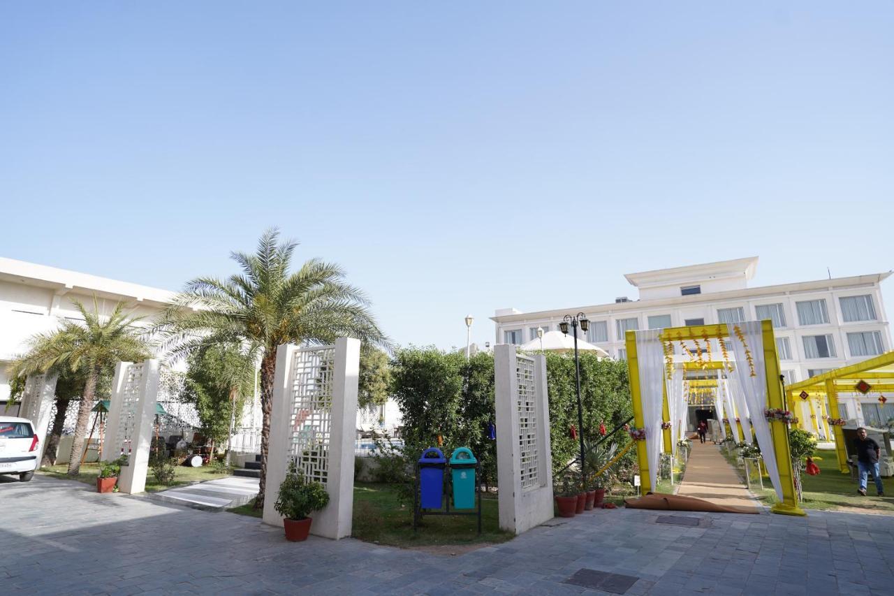 Stardom Resort Jaipur Ngoại thất bức ảnh